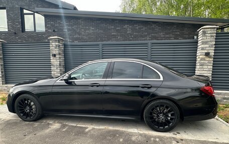 Mercedes-Benz E-Класс, 2018 год, 2 590 000 рублей, 3 фотография