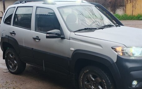 Chevrolet Niva I рестайлинг, 2003 год, 580 000 рублей, 3 фотография