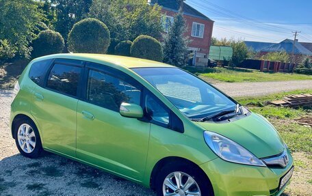 Honda Fit III, 2010 год, 690 000 рублей, 2 фотография