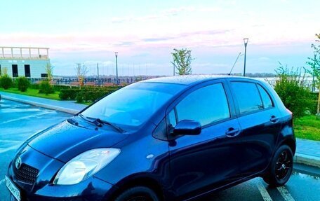 Toyota Yaris III рестайлинг, 2008 год, 700 000 рублей, 3 фотография