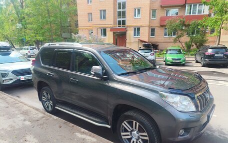 Toyota Land Cruiser Prado 150 рестайлинг 2, 2012 год, 3 650 000 рублей, 2 фотография