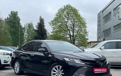 Toyota Camry, 2018 год, 2 399 000 рублей, 1 фотография