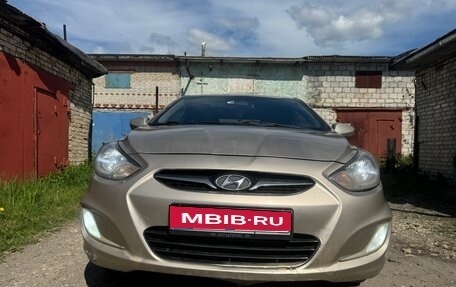 Hyundai Solaris II рестайлинг, 2012 год, 480 000 рублей, 1 фотография