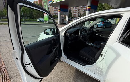 Toyota Camry, 2014 год, 1 750 000 рублей, 16 фотография