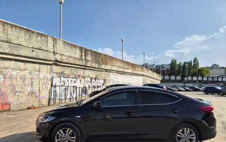 Hyundai Elantra VI рестайлинг, 2017 год, 750 000 рублей, 10 фотография
