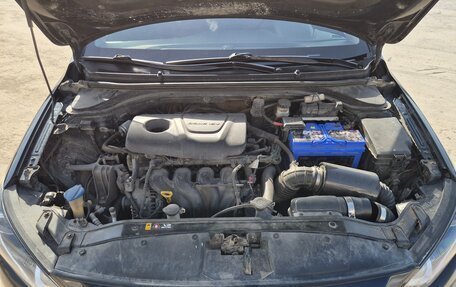Hyundai Elantra VI рестайлинг, 2017 год, 750 000 рублей, 18 фотография