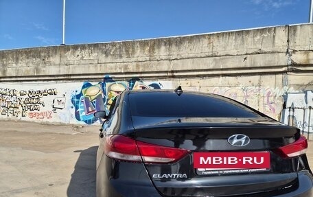 Hyundai Elantra VI рестайлинг, 2017 год, 750 000 рублей, 8 фотография