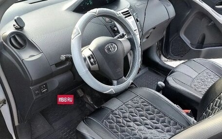 Toyota Yaris III рестайлинг, 2008 год, 625 000 рублей, 13 фотография