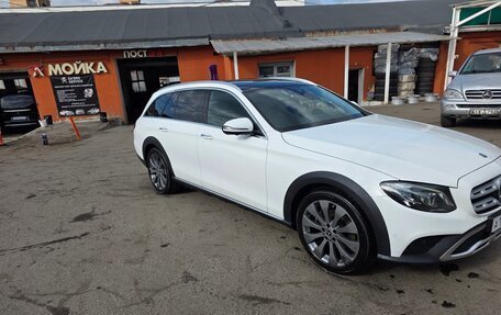 Mercedes-Benz E-Класс, 2018 год, 3 500 000 рублей, 2 фотография