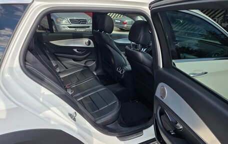 Mercedes-Benz E-Класс, 2018 год, 3 500 000 рублей, 6 фотография