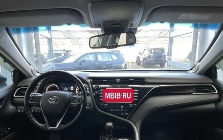 Toyota Camry, 2020 год, 2 850 000 рублей, 10 фотография