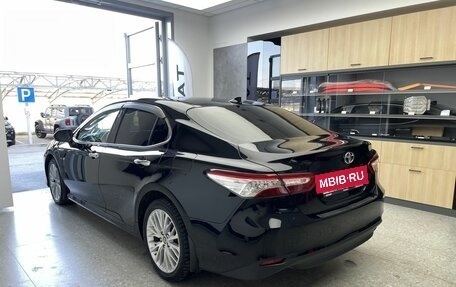 Toyota Camry, 2020 год, 2 850 000 рублей, 6 фотография