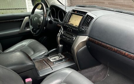 Toyota Land Cruiser 200, 2008 год, 2 990 000 рублей, 13 фотография