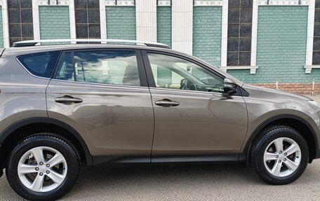 Toyota RAV4, 2014 год, 1 940 000 рублей, 7 фотография