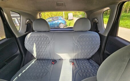 Mitsubishi Colt VI рестайлинг, 2002 год, 450 000 рублей, 3 фотография