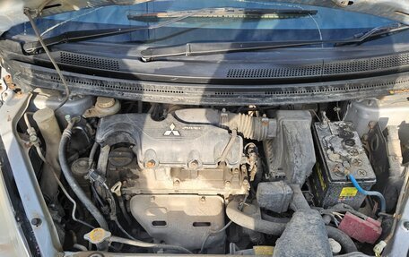 Mitsubishi Colt VI рестайлинг, 2002 год, 450 000 рублей, 11 фотография