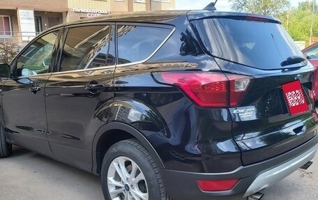 Ford Escape III, 2019 год, 1 800 000 рублей, 4 фотография