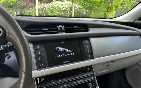Jaguar XF II, 2016 год, 2 250 000 рублей, 19 фотография