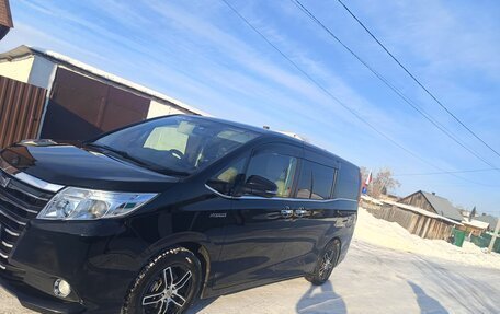 Toyota Noah III, 2014 год, 1 650 000 рублей, 5 фотография