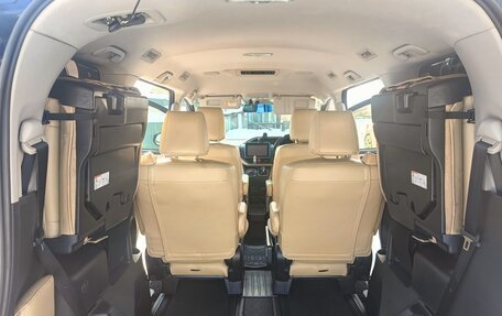 Toyota Noah III, 2014 год, 1 650 000 рублей, 9 фотография