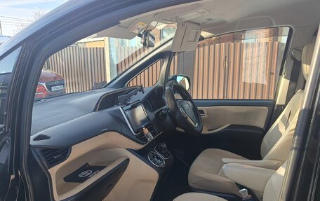 Toyota Noah III, 2014 год, 1 650 000 рублей, 6 фотография