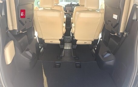 Toyota Noah III, 2014 год, 1 650 000 рублей, 8 фотография