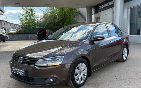 Volkswagen Jetta VI, 2013 год, 1 065 000 рублей, 3 фотография