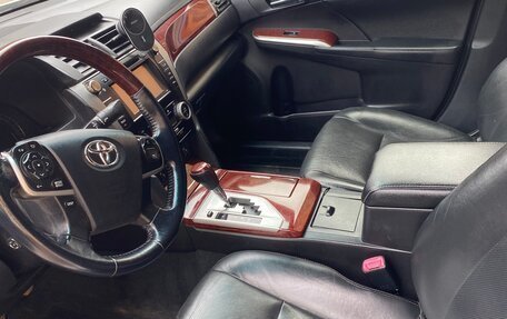 Toyota Camry, 2012 год, 2 250 000 рублей, 10 фотография