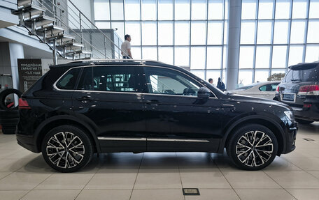 Volkswagen Tiguan II, 2018 год, 2 930 000 рублей, 8 фотография
