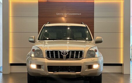 Toyota Land Cruiser Prado 120 рестайлинг, 2007 год, 2 149 000 рублей, 2 фотография
