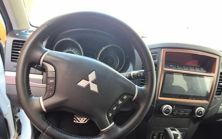 Mitsubishi Pajero IV, 2014 год, 2 200 000 рублей, 4 фотография