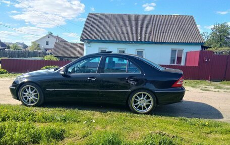 Mercedes-Benz C-Класс, 2004 год, 750 000 рублей, 4 фотография