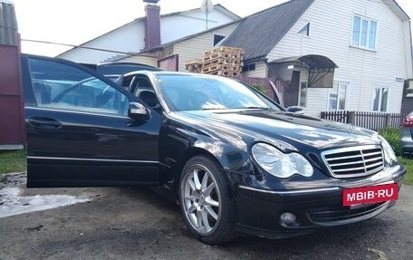 Mercedes-Benz C-Класс, 2004 год, 750 000 рублей, 10 фотография