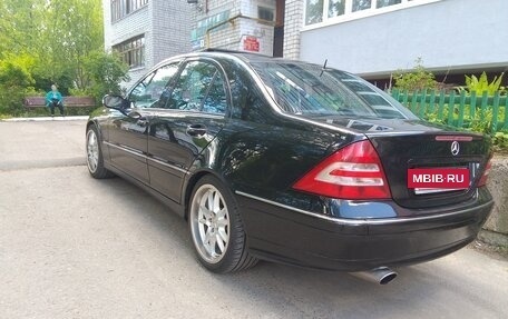 Mercedes-Benz C-Класс, 2004 год, 750 000 рублей, 3 фотография