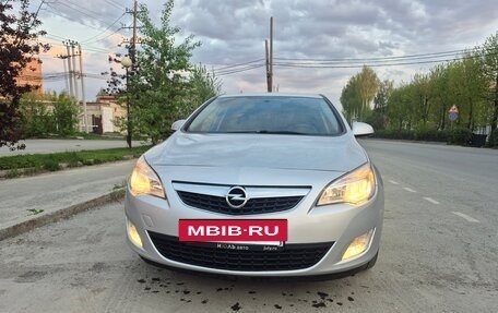 Opel Astra J, 2012 год, 650 000 рублей, 2 фотография