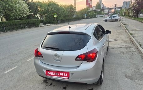 Opel Astra J, 2012 год, 650 000 рублей, 4 фотография