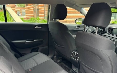 KIA Sportage IV рестайлинг, 2018 год, 2 200 000 рублей, 10 фотография