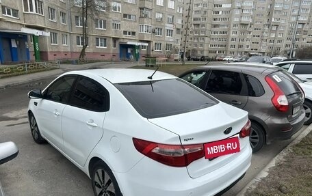 KIA Rio III рестайлинг, 2012 год, 750 000 рублей, 2 фотография