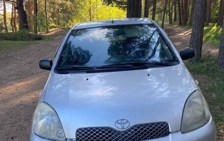 Toyota Yaris I рестайлинг, 2000 год, 280 000 рублей, 1 фотография