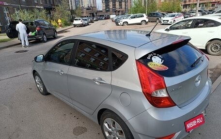 Hyundai Solaris II рестайлинг, 2011 год, 720 000 рублей, 5 фотография