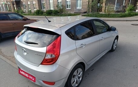Hyundai Solaris II рестайлинг, 2011 год, 720 000 рублей, 4 фотография