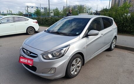 Hyundai Solaris II рестайлинг, 2011 год, 720 000 рублей, 3 фотография