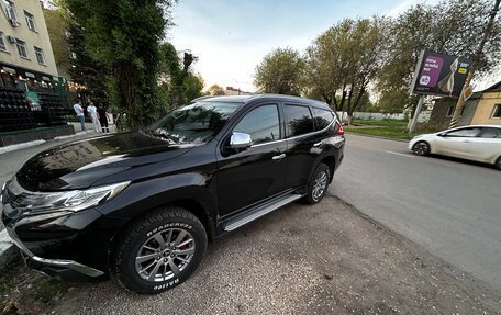 Mitsubishi Pajero Sport III рестайлинг, 2018 год, 3 300 000 рублей, 2 фотография