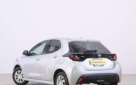 Toyota Yaris, 2021 год, 1 349 000 рублей, 4 фотография