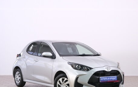 Toyota Yaris, 2021 год, 1 349 000 рублей, 1 фотография