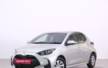Toyota Yaris, 2021 год, 1 349 000 рублей, 3 фотография