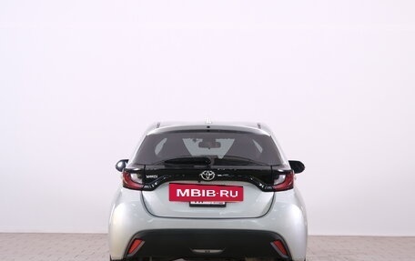 Toyota Yaris, 2021 год, 1 349 000 рублей, 5 фотография