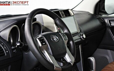 Toyota Land Cruiser Prado 150 рестайлинг 2, 2012 год, 2 357 000 рублей, 12 фотография
