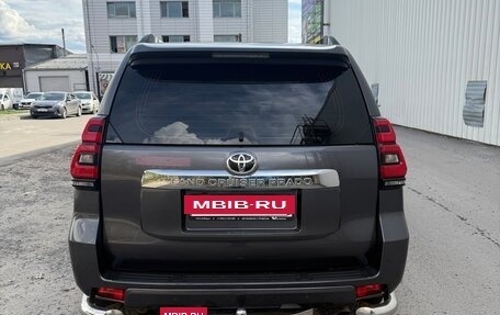 Toyota Land Cruiser Prado 150 рестайлинг 2, 2018 год, 4 700 000 рублей, 3 фотография