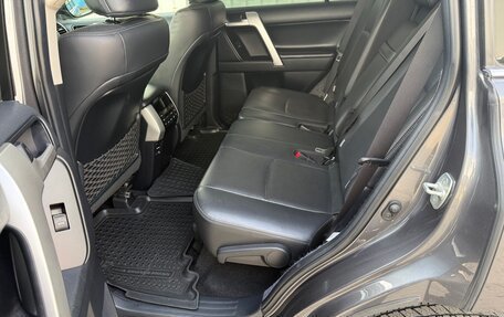 Toyota Land Cruiser Prado 150 рестайлинг 2, 2018 год, 4 700 000 рублей, 9 фотография